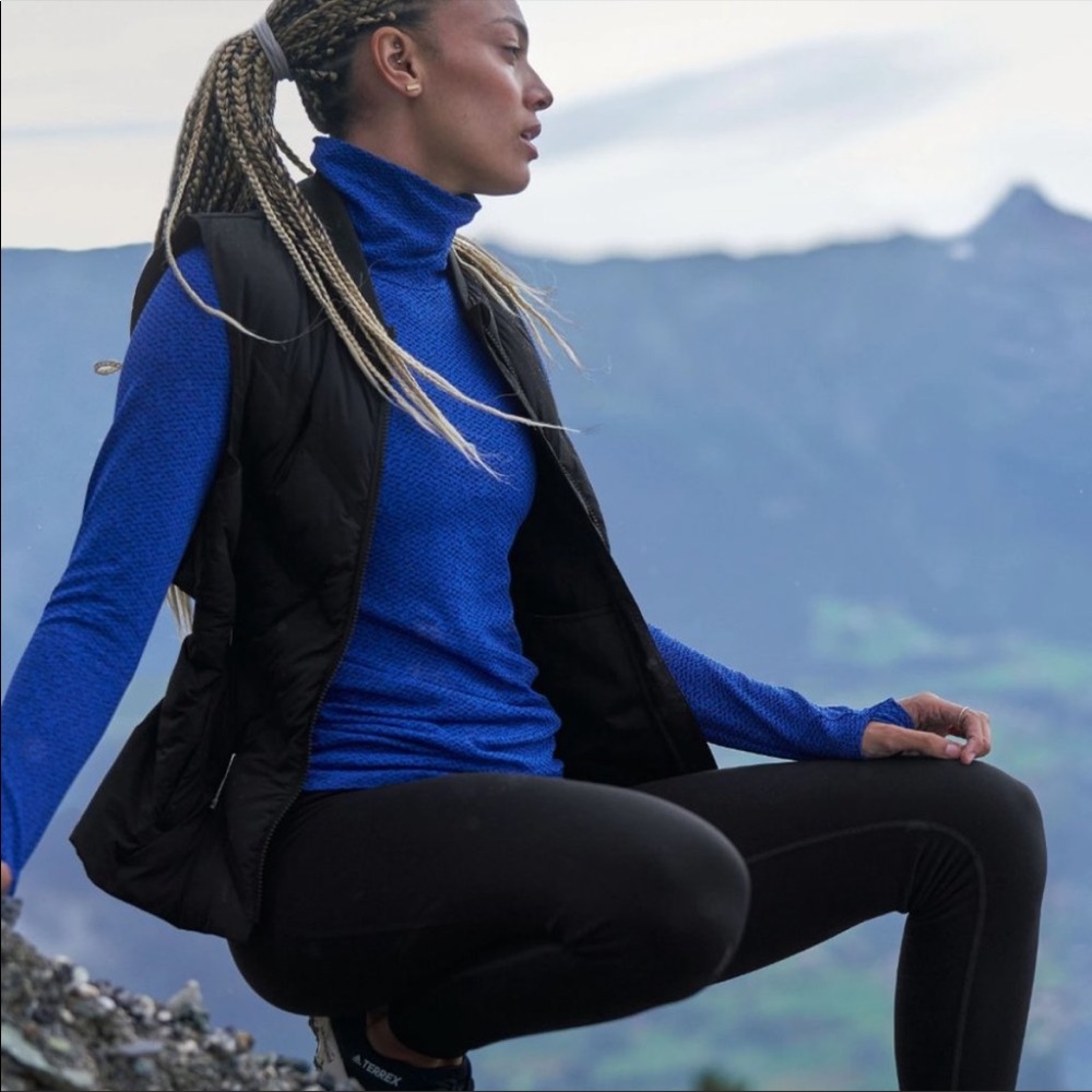 Athleta Flurry Peak Turtleneck Top Blue